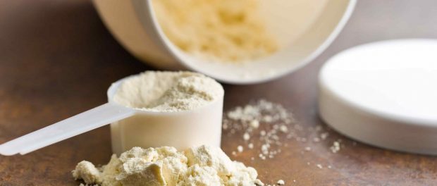 Whey protein: Beneficios y contraindicaciones (proteina de suero)