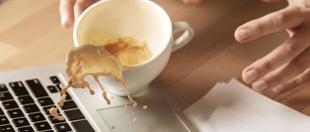 derramar café significado espiritual